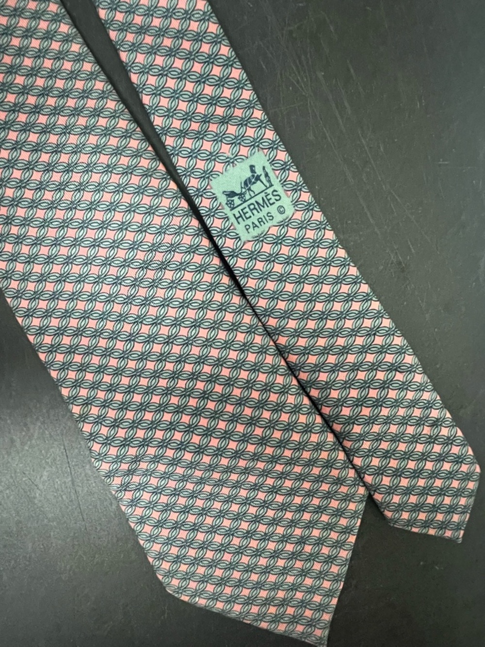 HERMES Men's Pink Geometric Silk Tie
